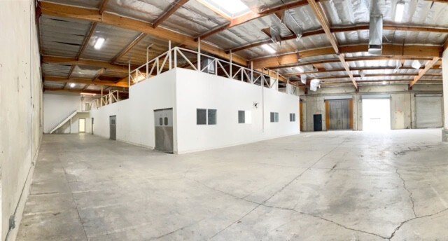 More Photos Of 5102-5108 Azusa Canyon Rd, Irwindale Unknown For Lease
