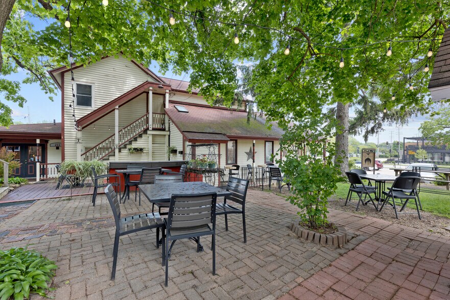 More Photos Of 211 W Railroad Ave, Bartlett Storefront Retail Residential For Sale
