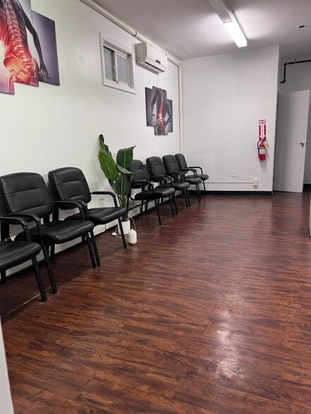 More Photos Of 73-75 Ferry St, Newark Storefront Retail Office For Lease