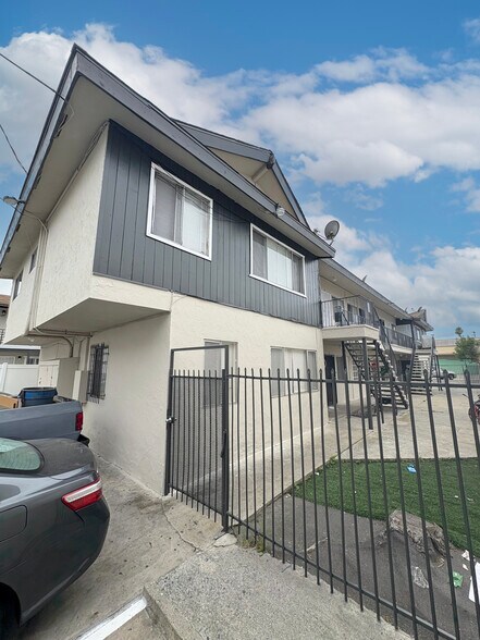 More Photos Of 3877 Menlo Ave, San Diego Apartments For Sale