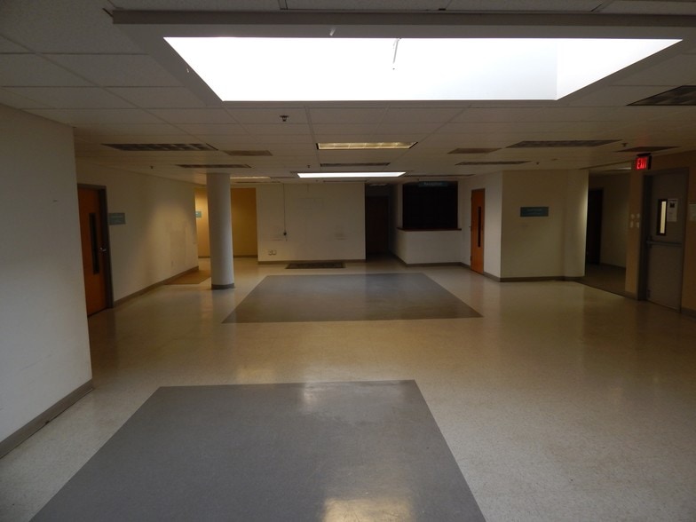 More Photos Of 3654 S Grand Blvd, Saint Louis Office For Sale