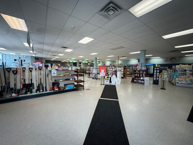 More Photos Of 72 Champlain St, Rouses Point General Retail For Sale