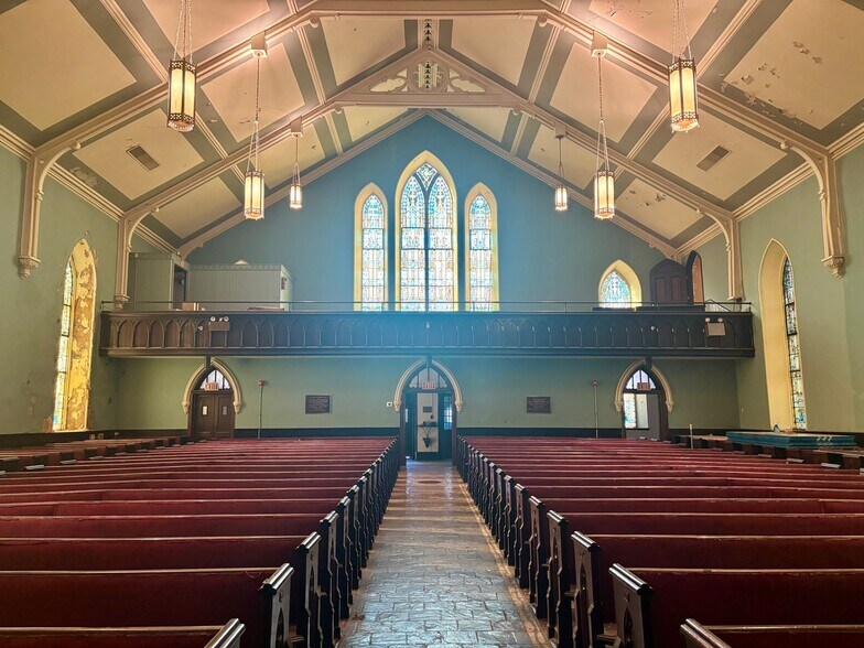 More Photos Of 401 S 42nd St, Philadelphia Religious Facility For Sale