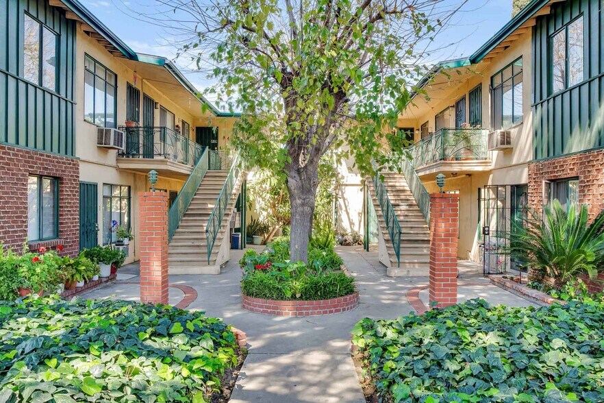 Primary Photo Of 15915-15919 Sherman Way, Van Nuys Apartments For Sale