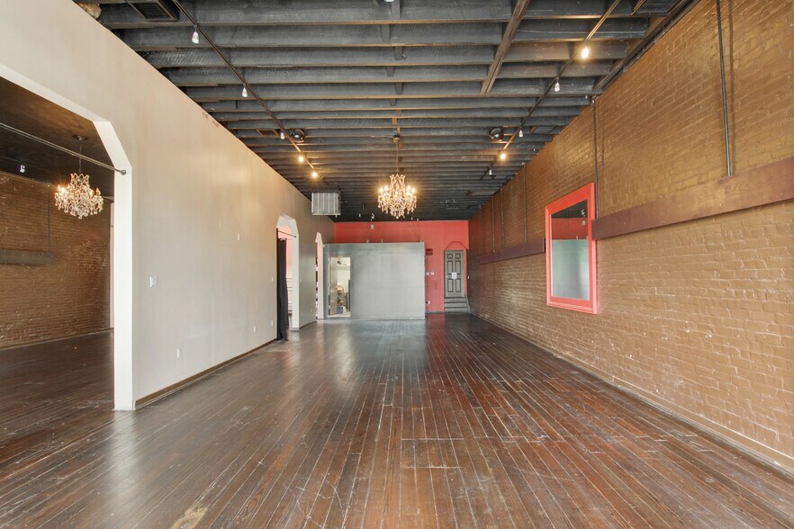 More Photos Of 3218 Magazine St, New Orleans General Retail For Sale