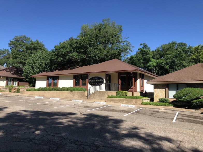 More Photos Of 4527 Lake Shore Dr, Waco Office For Lease