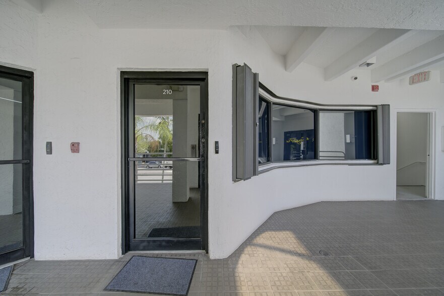 More Photos Of 2455 SW 27th Ave, Miami Medical For Lease