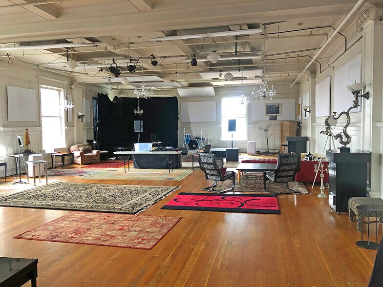 More Photos Of 918 SW Yamhill St, Portland Office For Lease