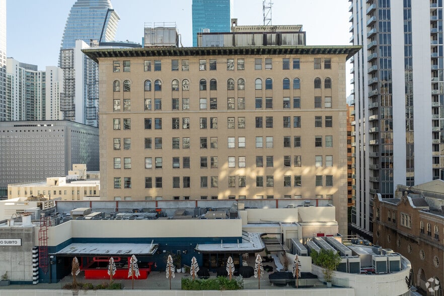 More Photos Of 25 SE 2nd Ave, Miami Office For Lease