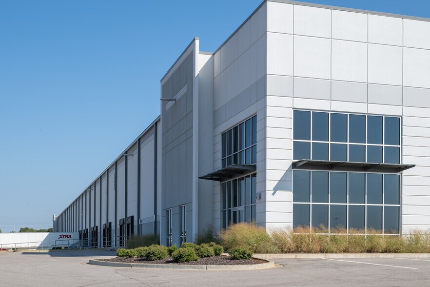 More Photos Of 23366 Bibb Garrett Rd, Tanner Distribution For Lease