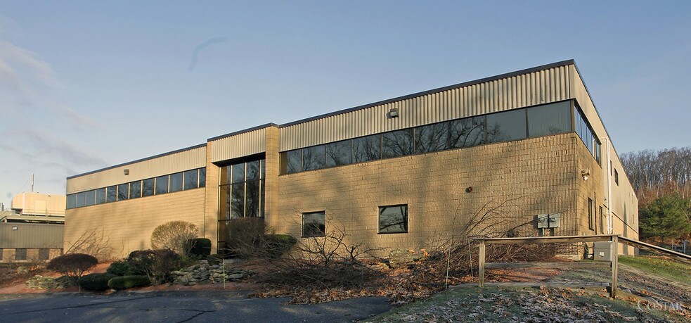 More Photos Of 249 Cedar Hill St, Marlborough Office For Lease
