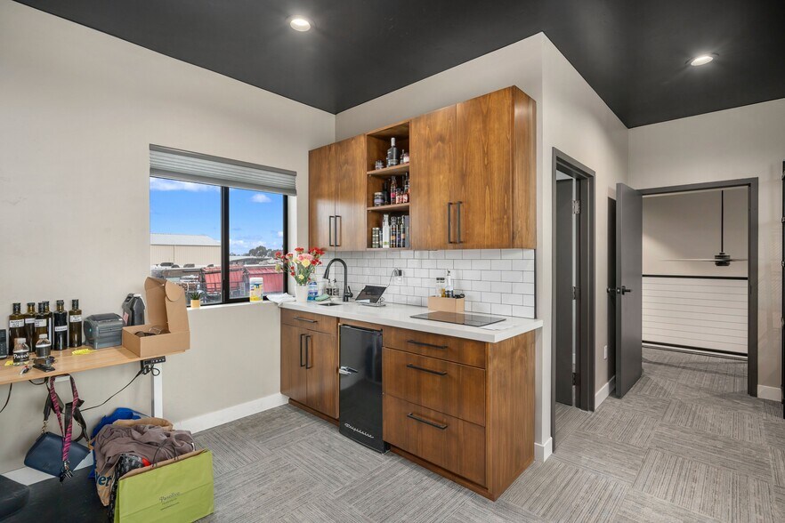 More Photos Of 3563 Combine St, Paso Robles Warehouse For Lease