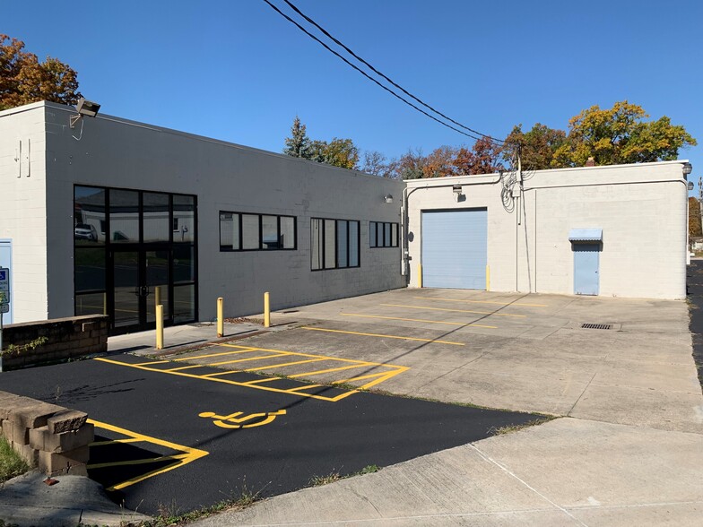 More Photos Of 461 Graham Rd, Cuyahoga Falls Freestanding For Sale