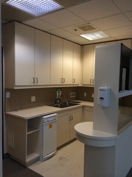 More Photos Of 5201 Deer Valley Rd, Antioch Office For Sale