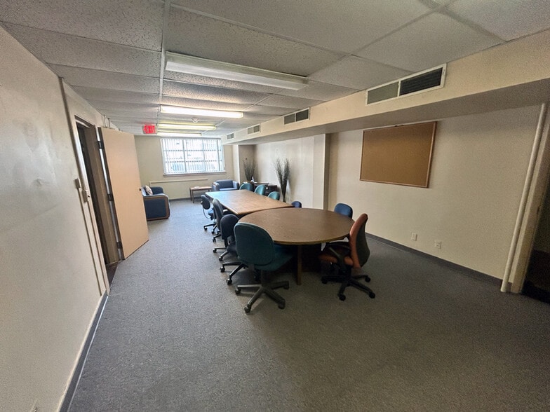 More Photos Of 331 Bridge St, New Cumberland Office For Sale
