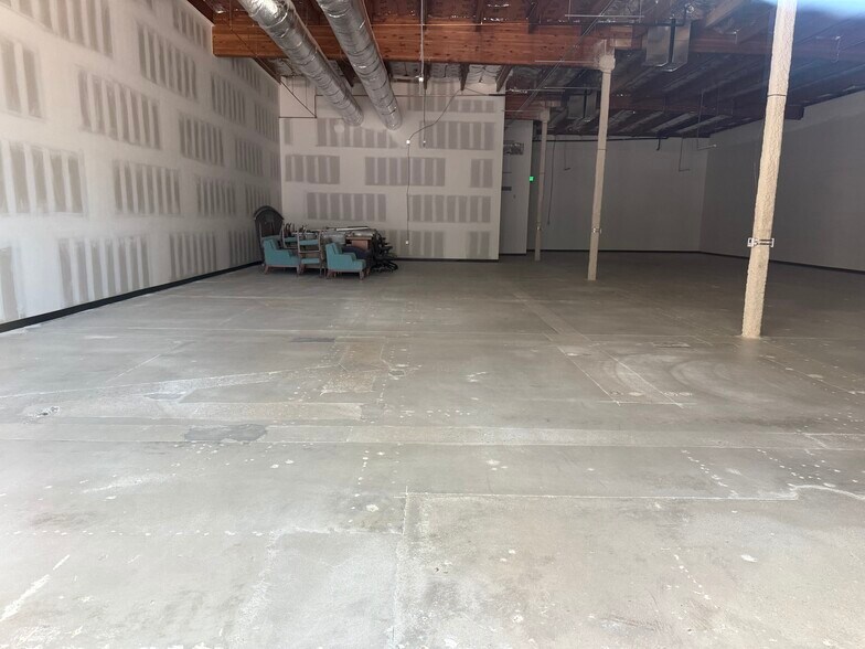 More Photos Of 300-320 B St, San Diego Storefront For Lease