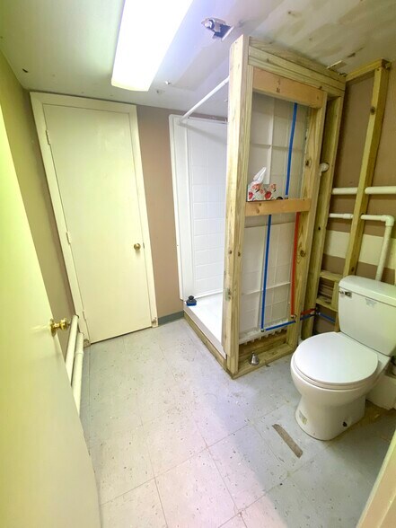 More Photos Of 78 Ash St, Calvert City Office For Sale