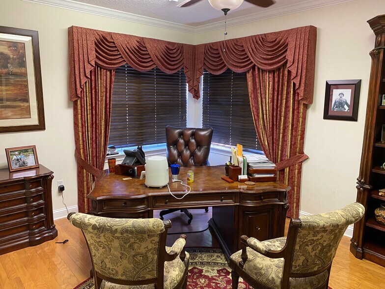 More Photos Of 6817 Southpoint Pky, Jacksonville Unknown For Lease