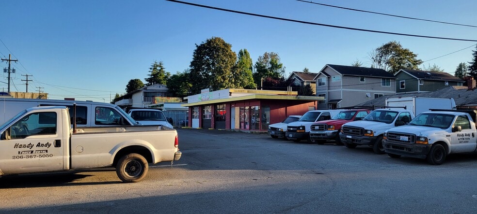 More Photos Of 10735 Aurora Ave N, Seattle Auto Repair For Sale