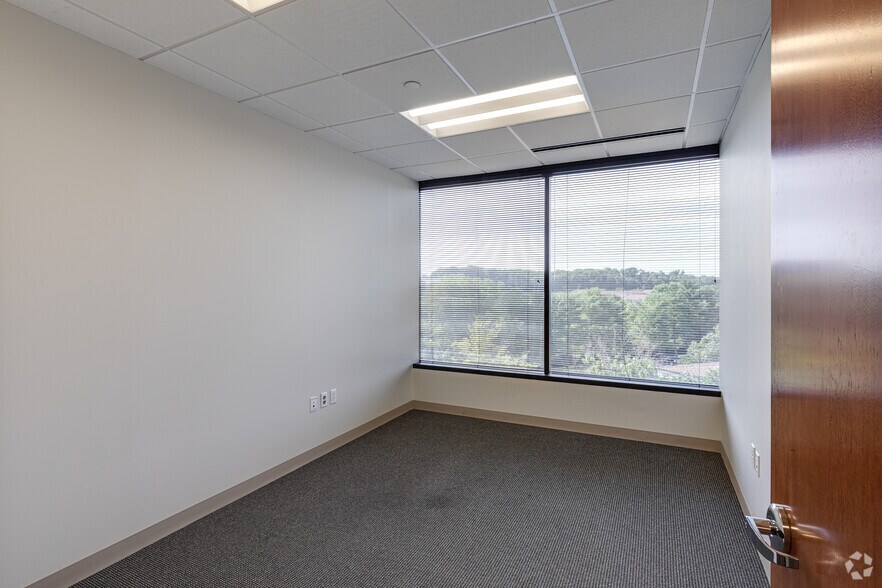 More Photos Of 3701 Pender Dr, Fairfax Office For Lease