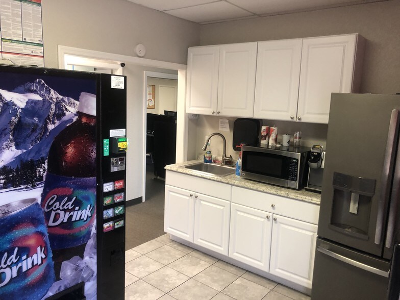 More Photos Of 13555 Automobile Blvd, Clearwater Medical For Lease