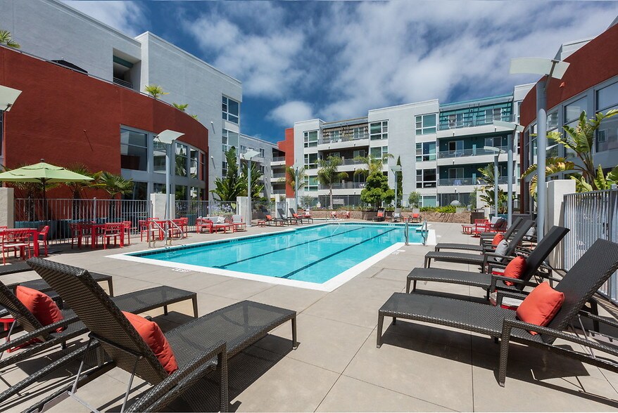 More Photos Of 6399 Christie Ave, Emeryville Apartments For Lease