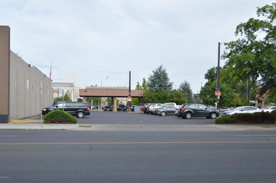 More Photos Of 9 S 1st St, Yakima Restaurant For Sale