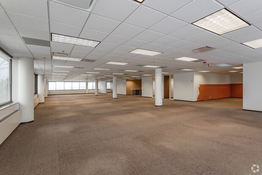More Photos Of 1721 Moon Lake Blvd, Hoffman Estates Office For Lease