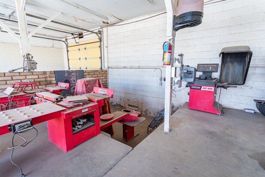 More Photos Of 201 W 24th St, Yuma Industrial For Sale