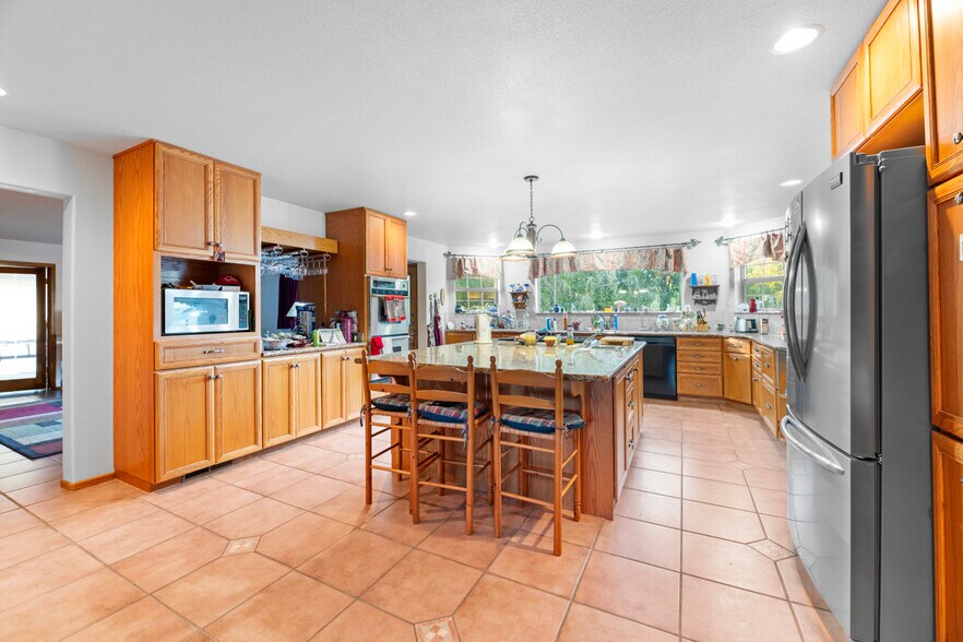 More Photos Of 3900 Holland Rd loop, Cave Junction Winery Vineyard For Sale