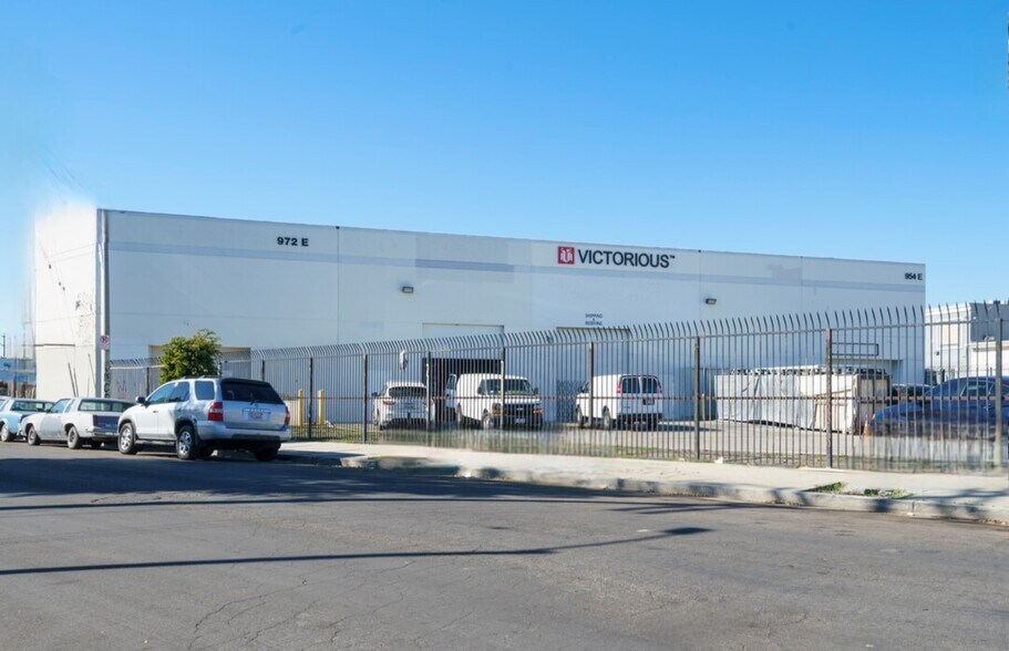 Primary Photo Of 936-972 E 31st St, Los Angeles Warehouse For Sale