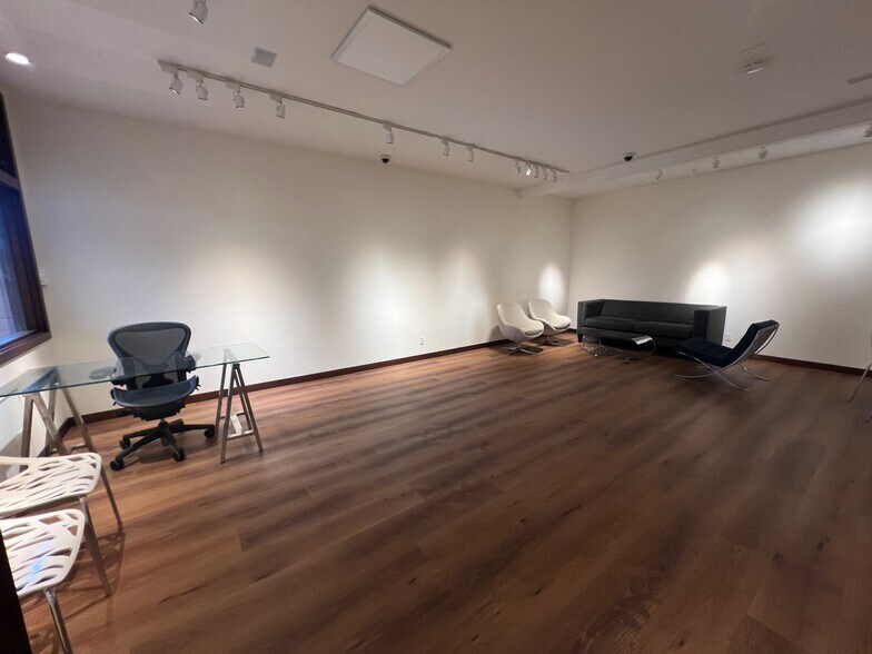 More Photos Of 1540 S Coast Hwy, Laguna Beach Office For Lease