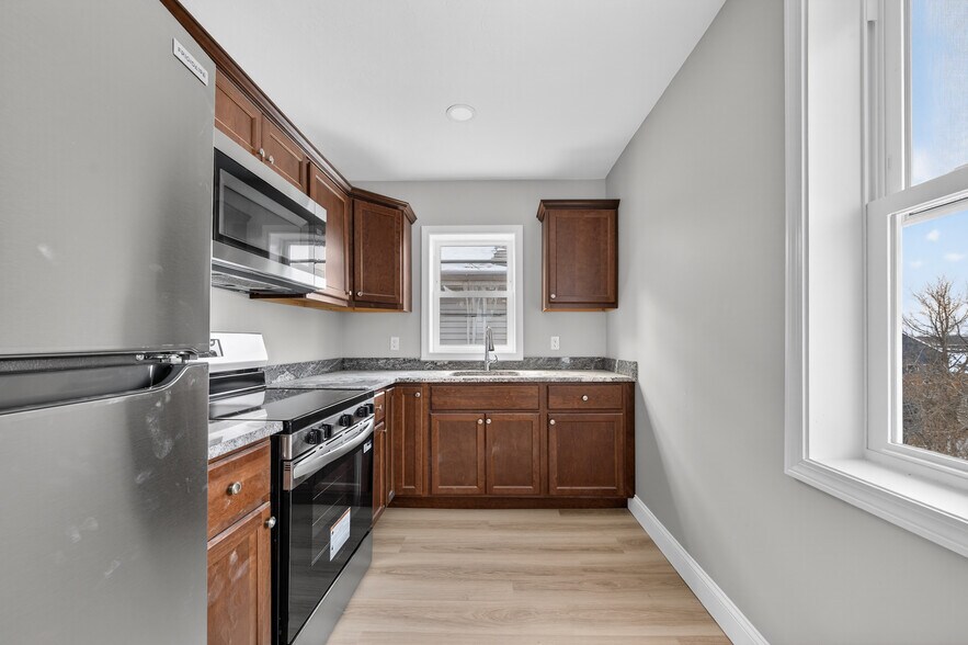 More Photos Of 165 Grant St, Fall River Apartments For Sale