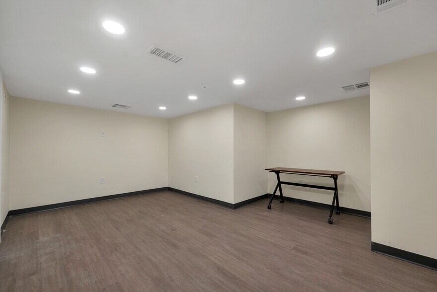 More Photos Of 252 Daniel Webster Hwy, Meredith Office For Sale