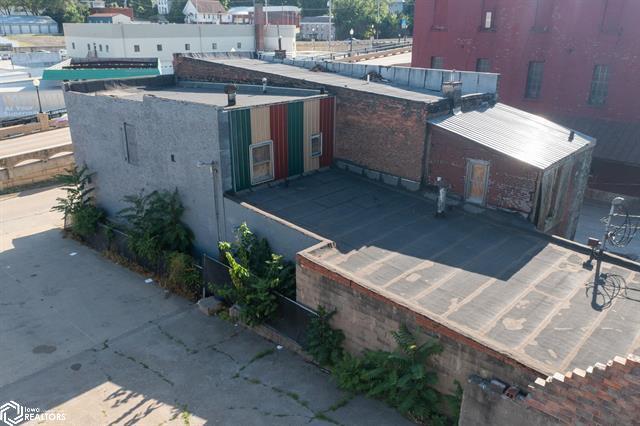 More Photos Of 854 Washington St, Burlington Bar For Sale