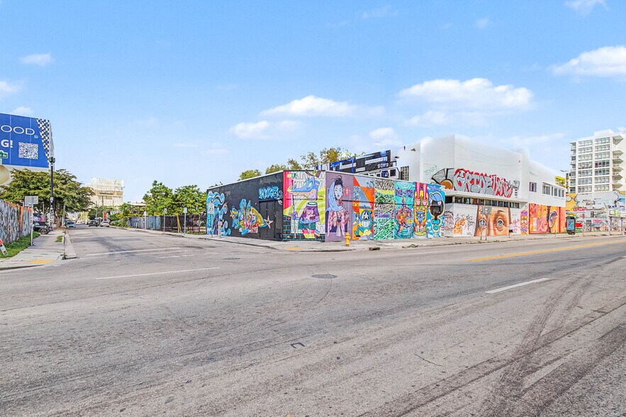 More Photos Of 2500 N Miami Ave, Miami Light Distribution For Sale