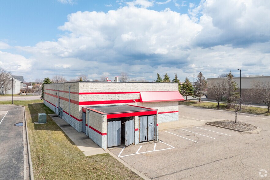 More Photos Of 1271 Tasha Blvd, Shakopee General Retail For Sale