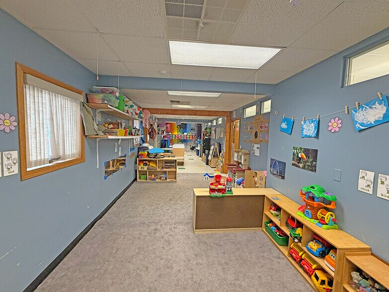 More Photos Of 2 Westwood Dr, Steeleville General Retail For Sale