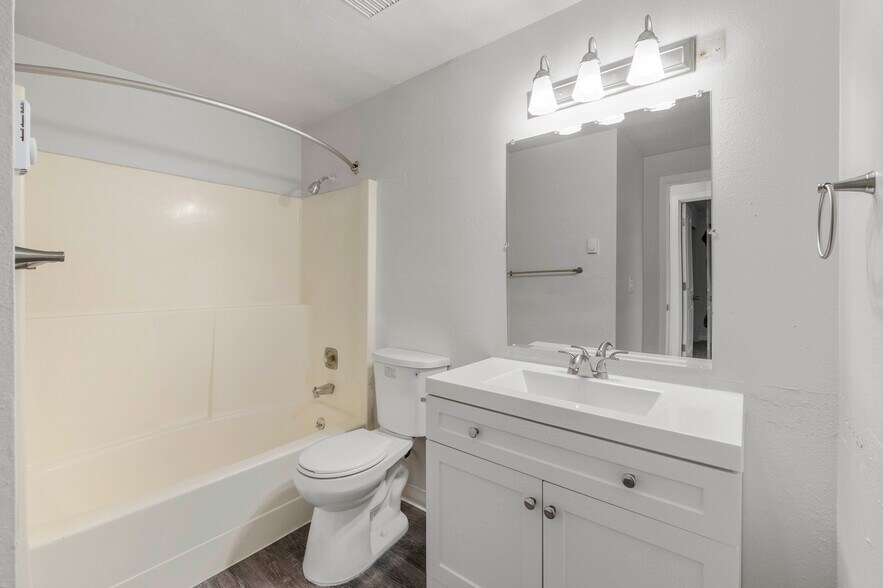 More Photos Of 5211-5219 E 96th St, Tacoma Apartments For Sale