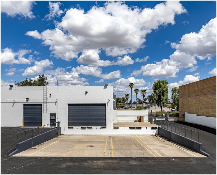More Photos Of 2727 W Grovers Ave, Phoenix Warehouse For Sale