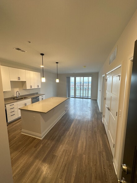 More Photos Of 140 E Monument Ave, Dayton Apartments For Lease