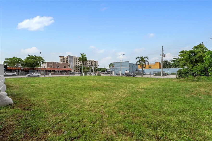More Photos Of 471 SW 8 St, Miami Land For Sale