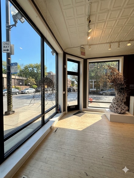 More Photos Of 1912 N Damen Ave, Chicago Storefront Retail Residential For Lease