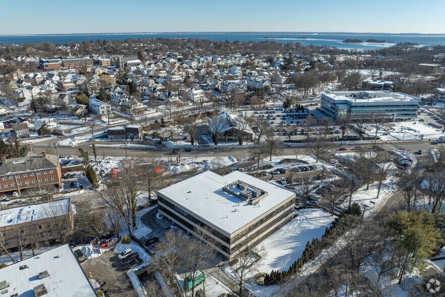 More Photos Of 15 Valley Dr, Greenwich Medical For Lease