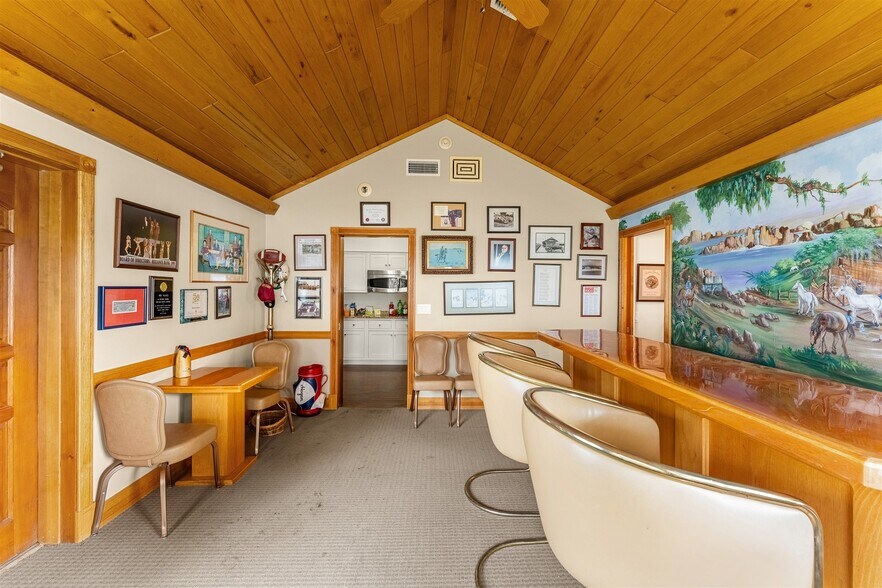 More Photos Of 525 N Harbor City Blvd, Melbourne Office For Sale