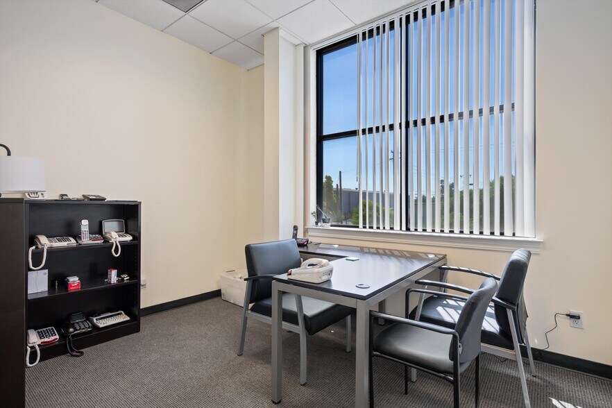 More Photos Of 1550 Airport Blvd, Santa Rosa Office For Lease