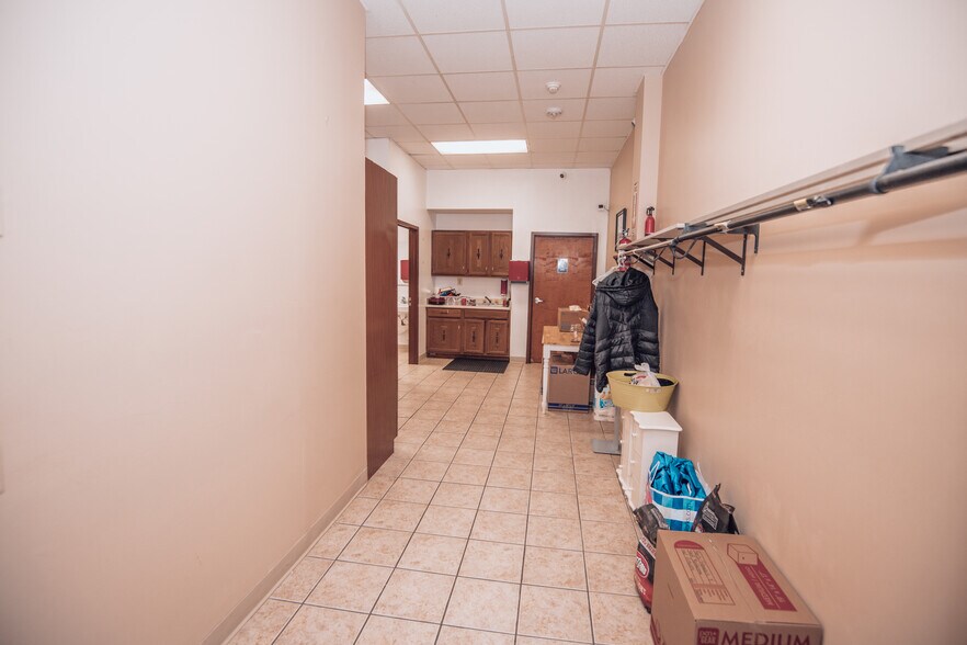 More Photos Of 1 Post Office Rd, Waldorf Medical For Lease