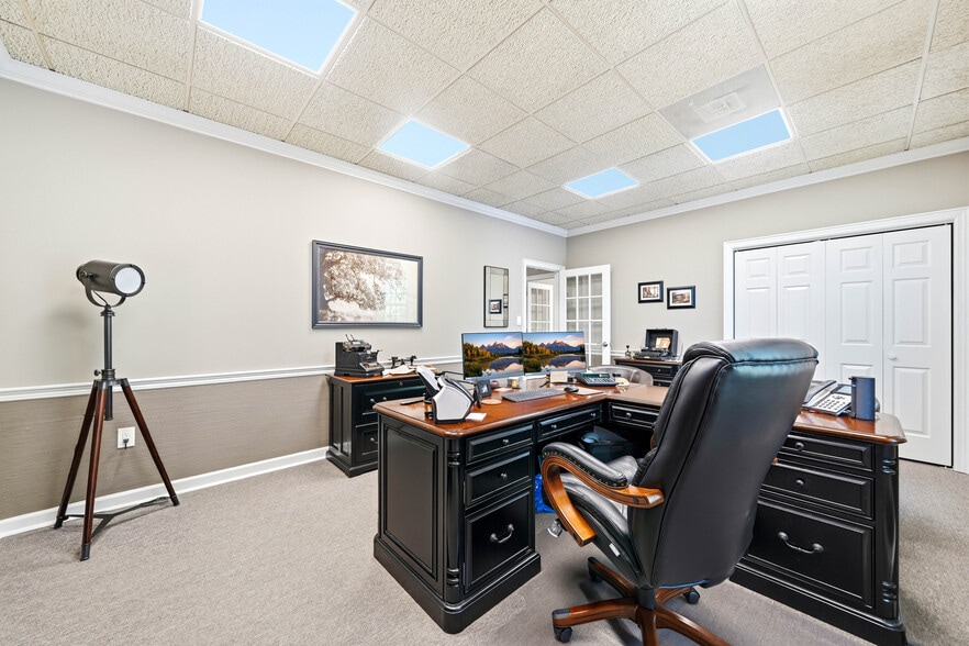 More Photos Of 9724 Kingston Pike, Knoxville Loft Creative Space For Sale