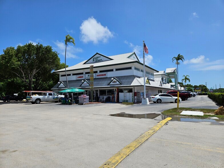 More Photos Of 88521 Overseas hwy, Islamorada General Retail For Sale