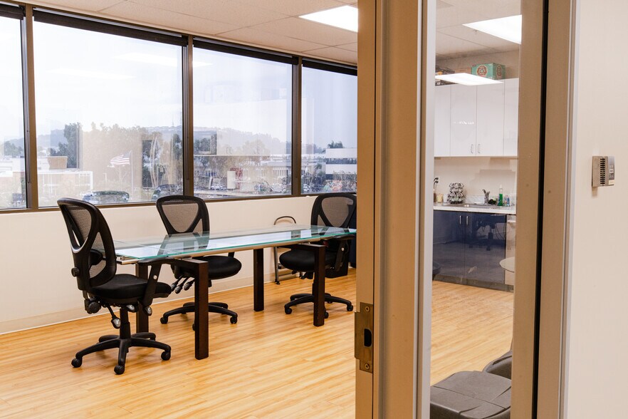 More Photos Of 3355 E Spring St, Long Beach Office For Lease